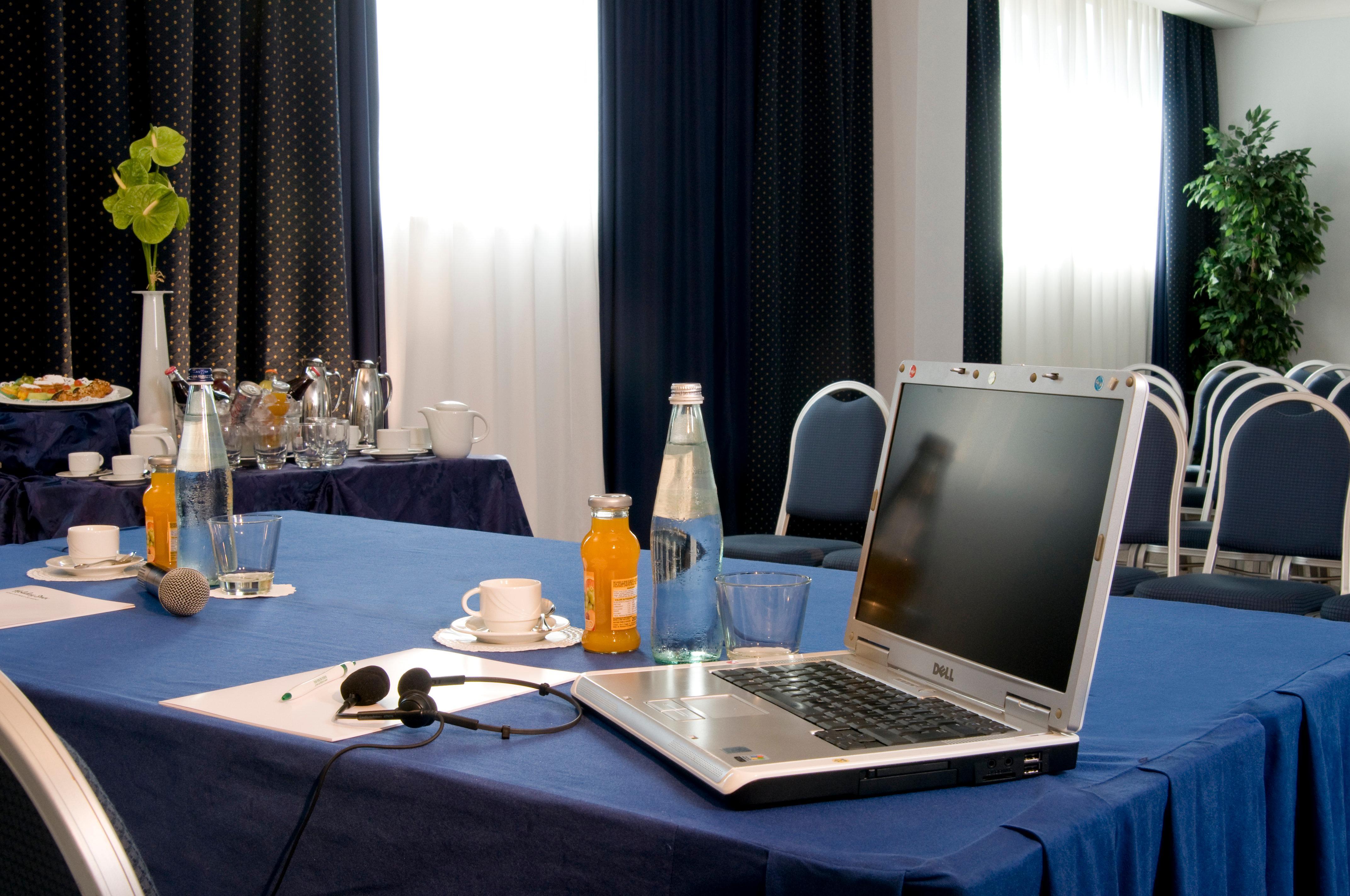 Holiday Inn Rome - Eur Parco Dei Medici By Ihg מראה חיצוני תמונה
